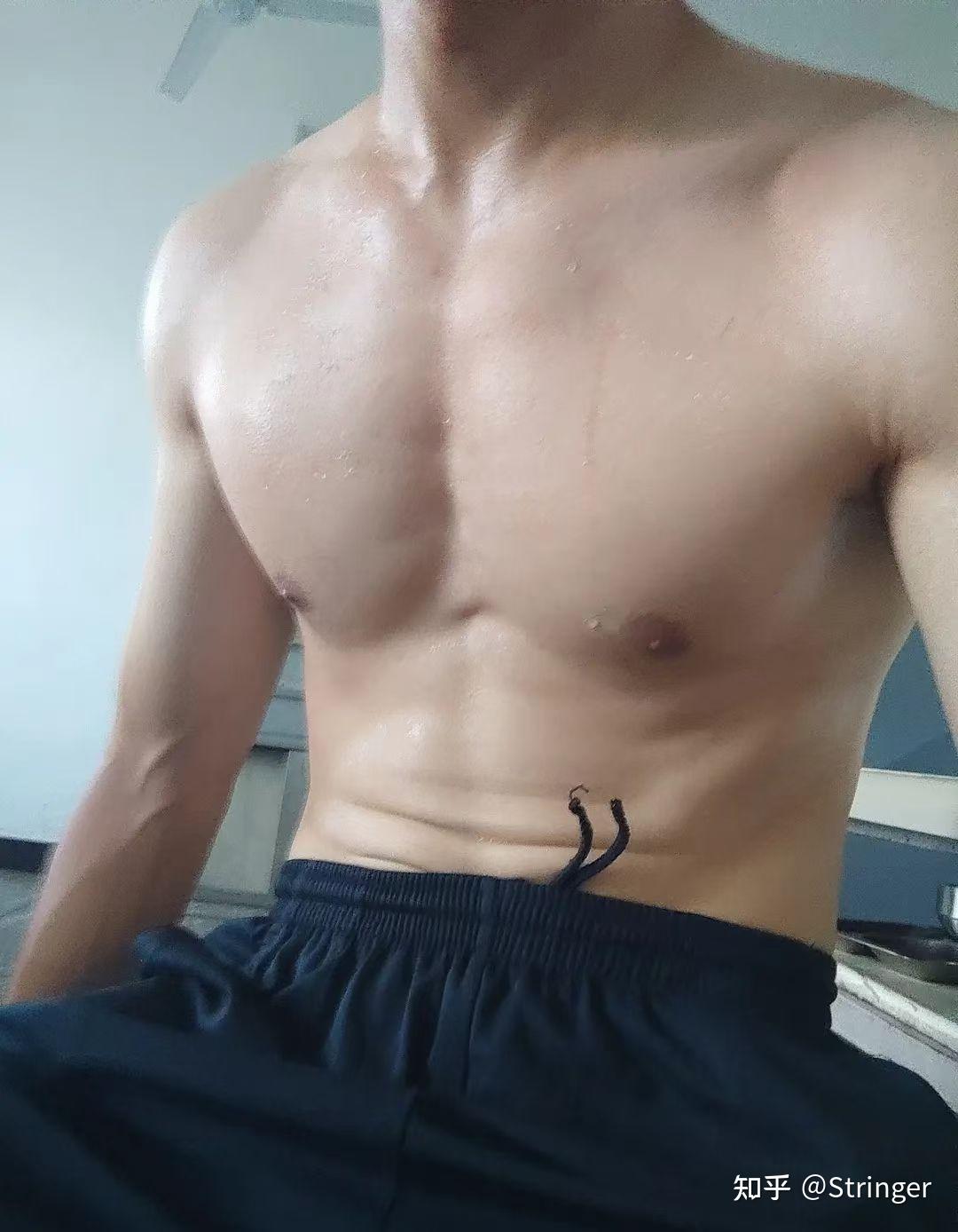 男生胸肌大是什么感觉? - 知乎