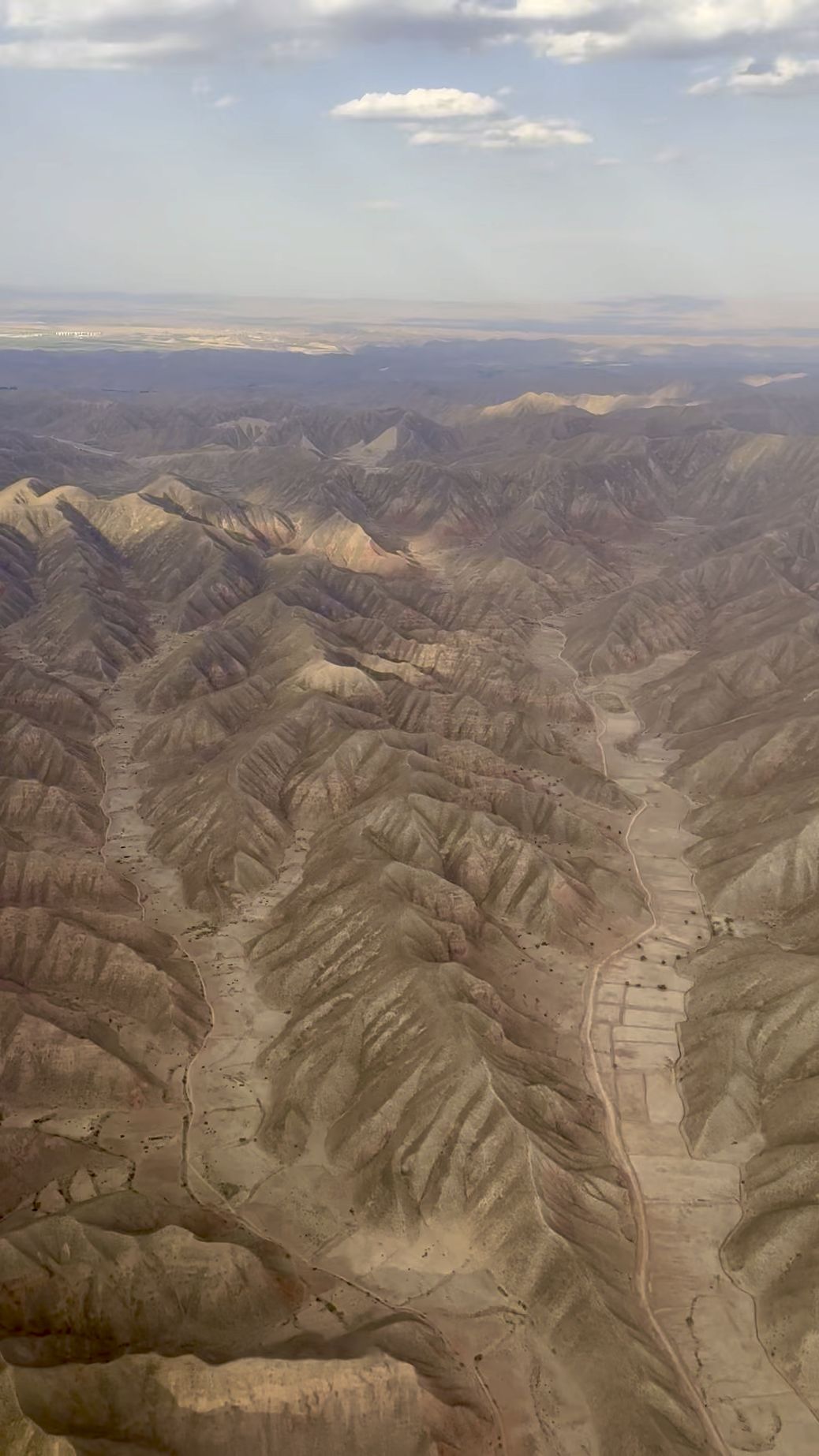 在飞机上你拍下过哪些城市的俯瞰照? - 知乎