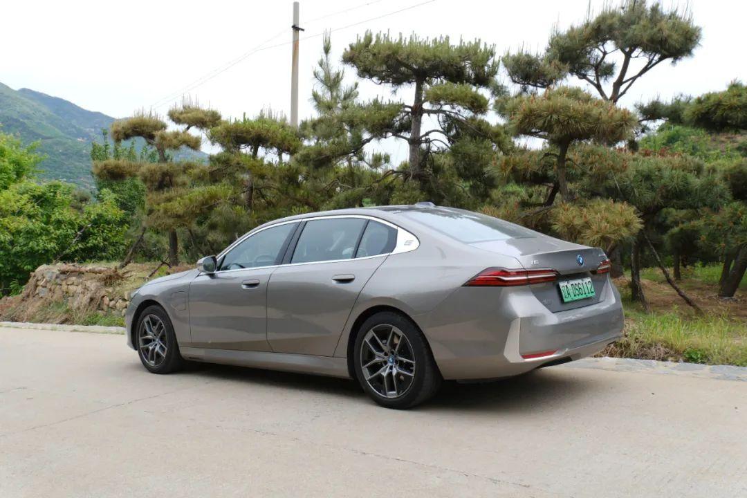 全新宝马 5 系/i5 发布,该系列车型有哪些亮点?