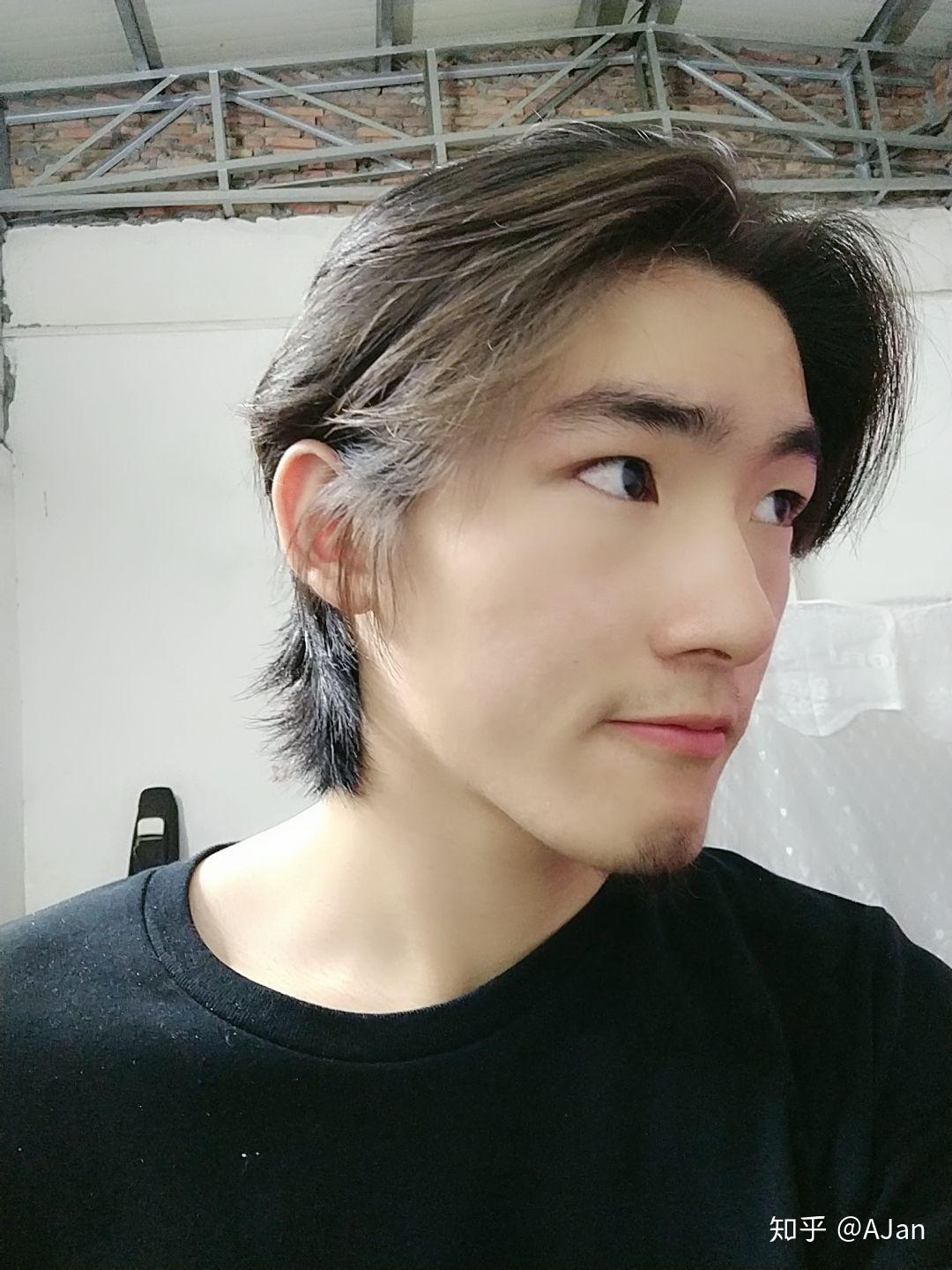 男人留长发扎辫子是两边剪短好看还是全留呢