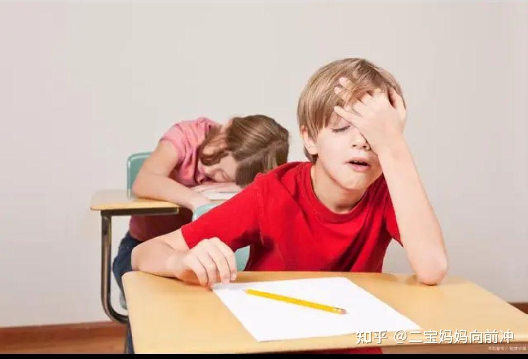 小学二年级学生,上课总是发呆走神,完全不在听课状态,该怎么引导孩子学会专注? - 知乎