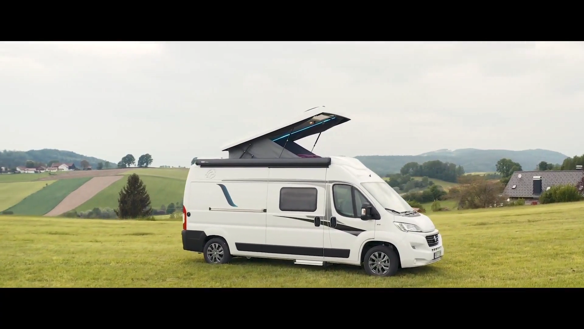 2021年度十大最佳野营房车人家拍房车镜头感真的非常好景色很漂亮音乐