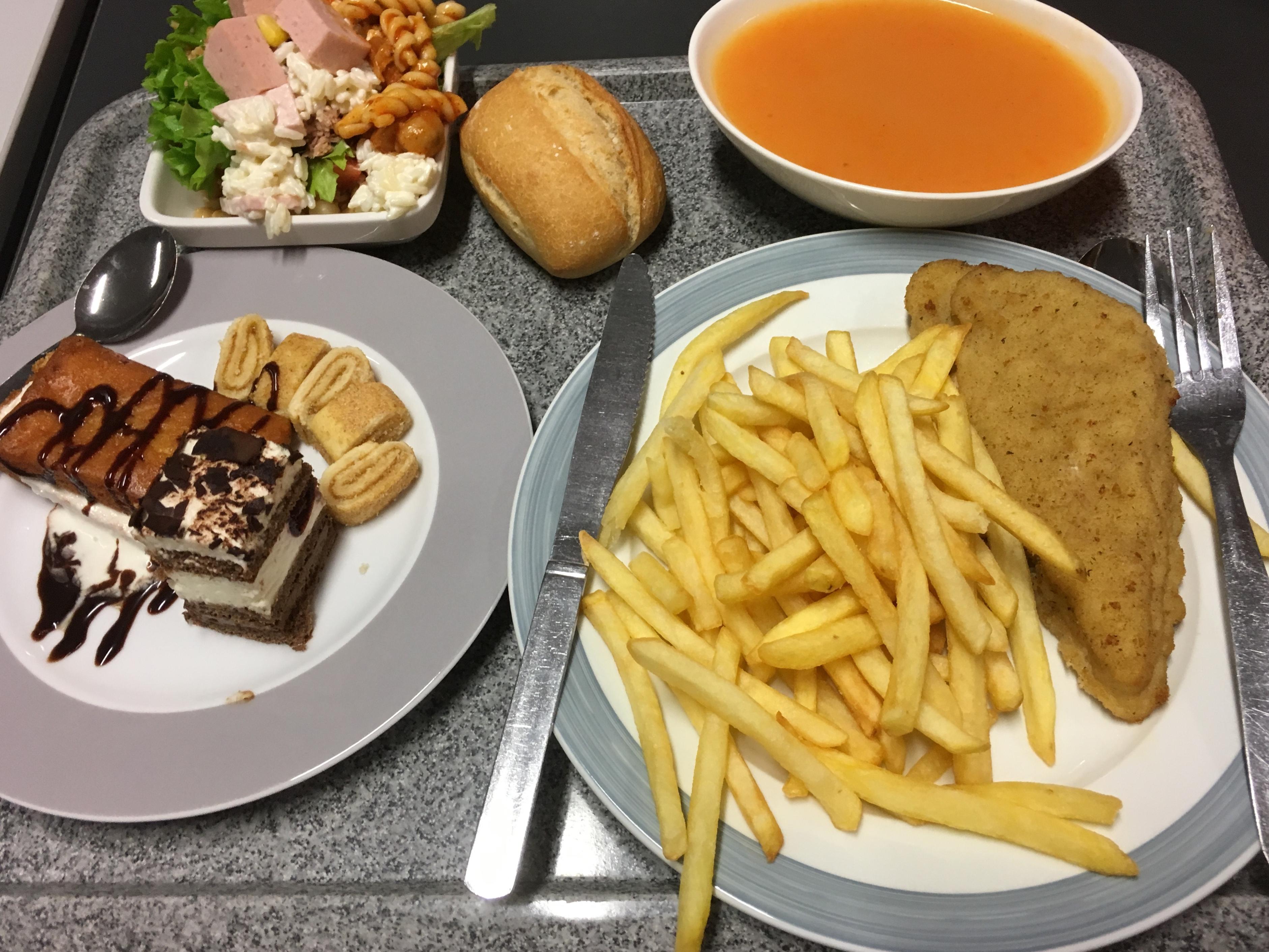 国外大学食堂是什么样子的? - 知乎