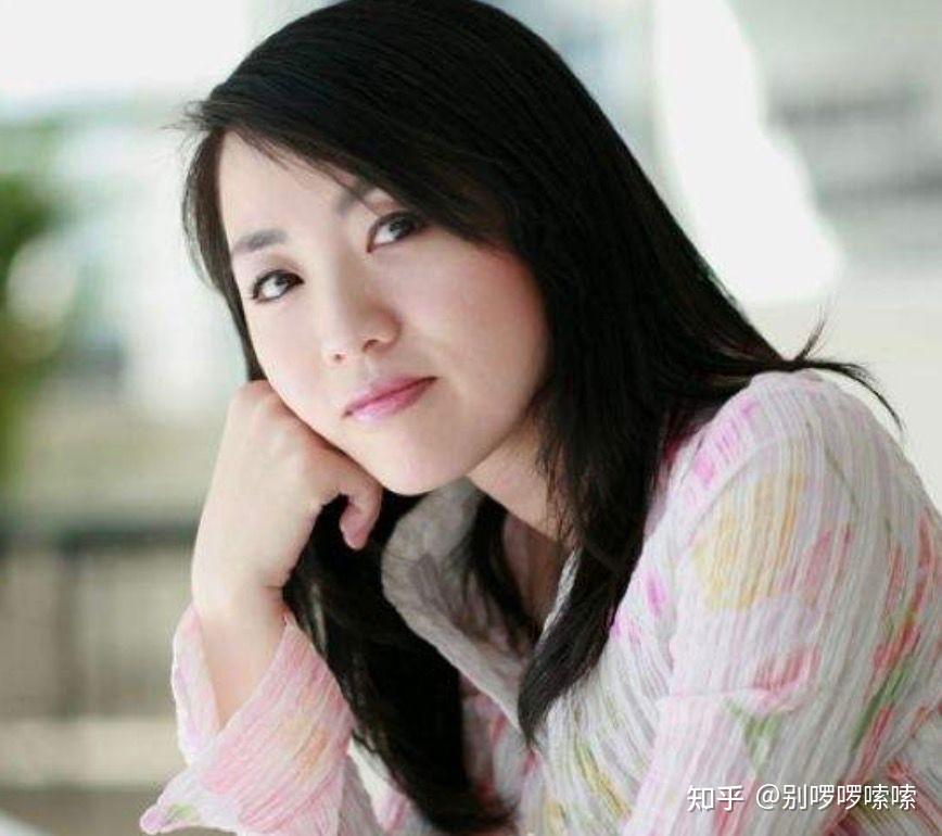 “天气预报”杨丹:40岁高龄产子,主持26年容貌还宛如少女 - 知乎
