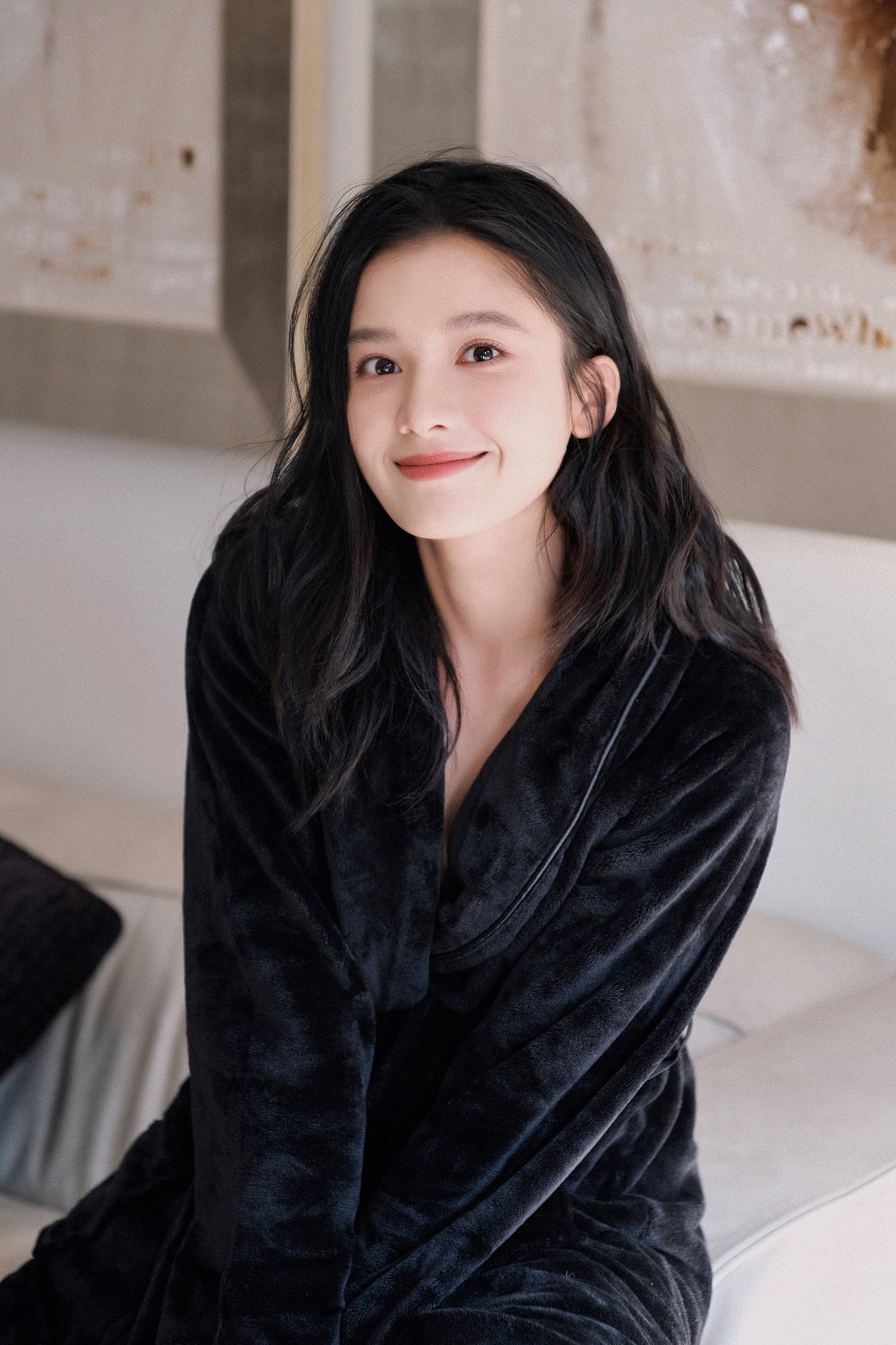 能不能求一些张婧仪的壁纸/美图? - 知乎