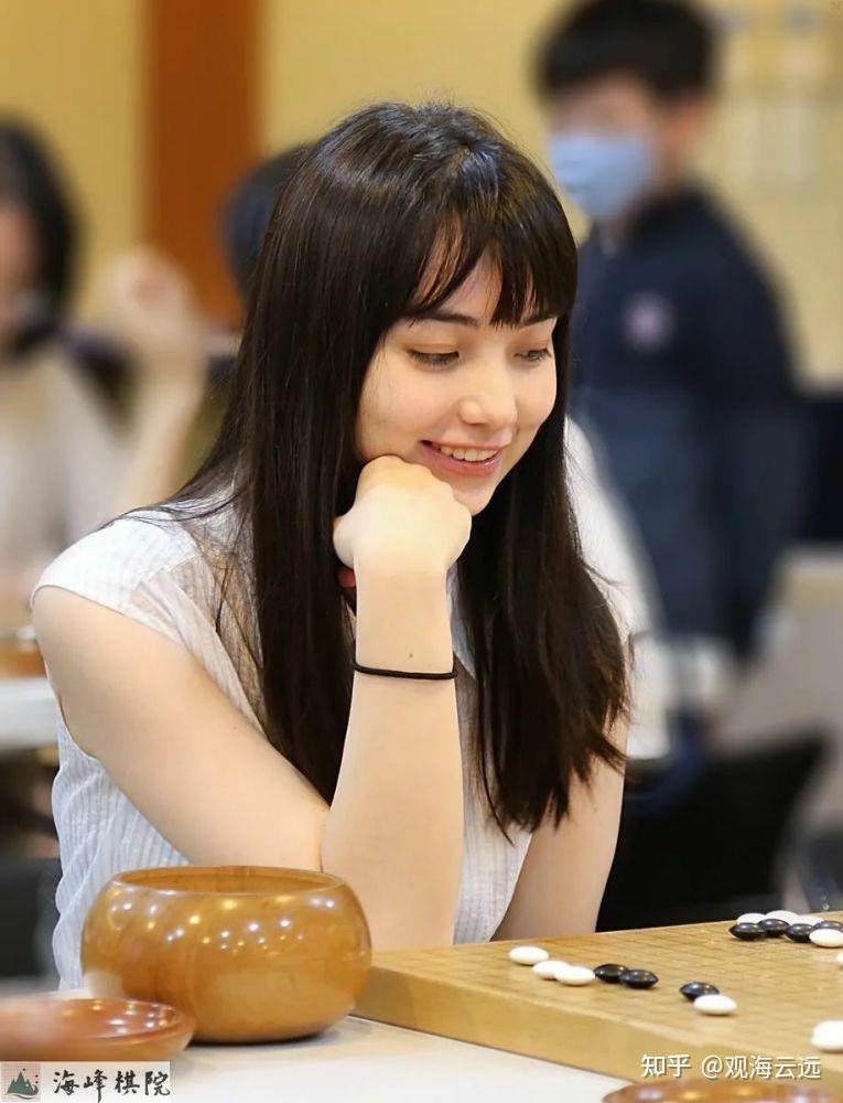 战鹰和美女棋手俞俐均,黑嘉嘉谁的围棋技力更强? - 知乎