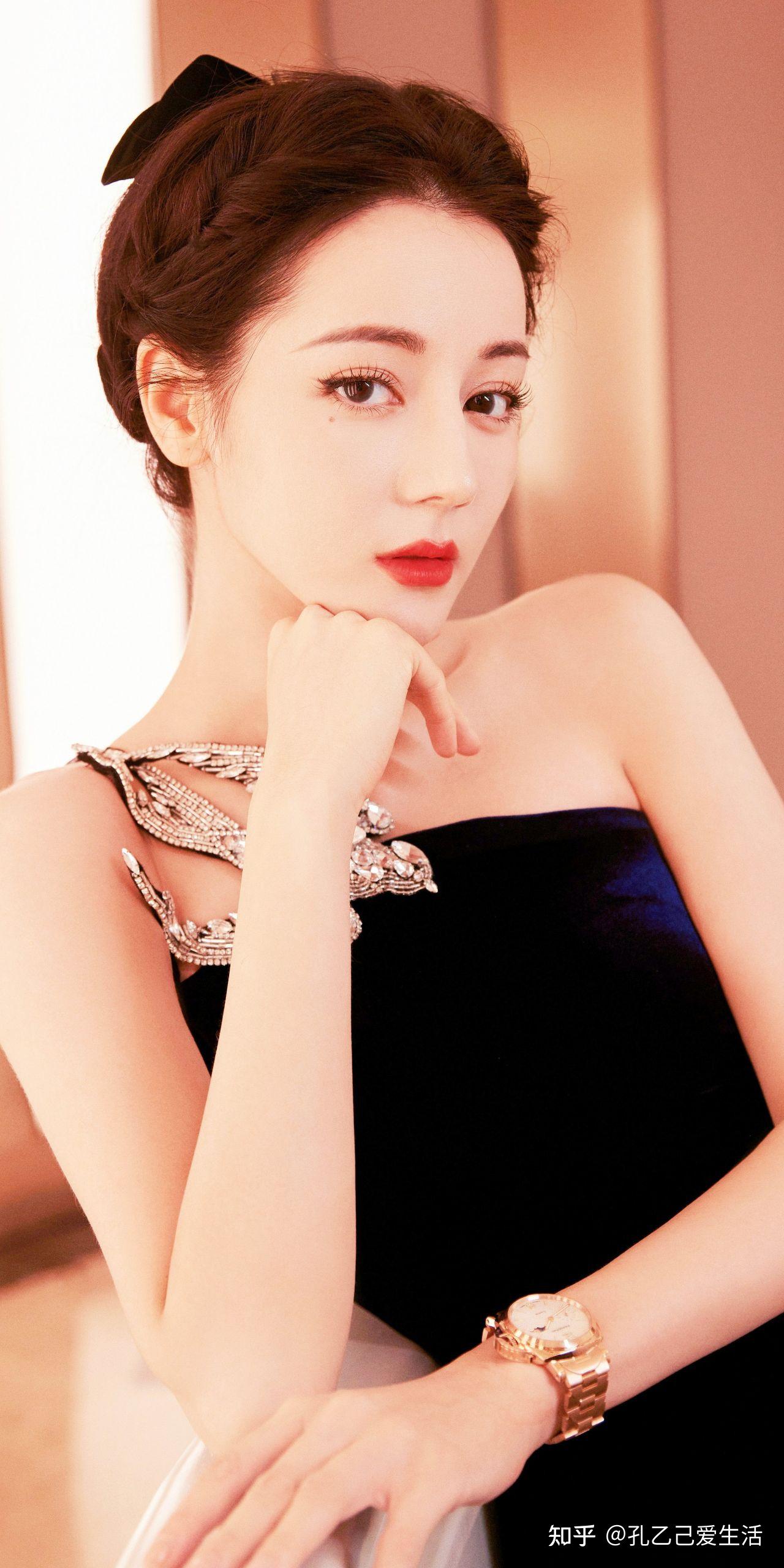 迪丽热巴的颜值是否过誉?