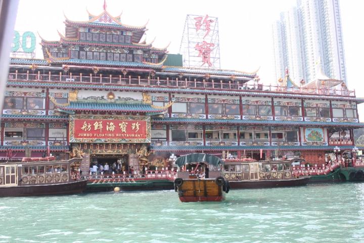 香港标志性水上餐厅珍宝海鲜舫被曝在南海遇风浪倾覆一事引发关注 - 知乎