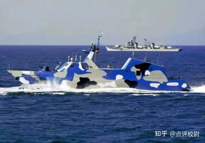 二十世纪九十年代,杨屹接到一个艰巨的任务,为我国海军设计一艘速度快