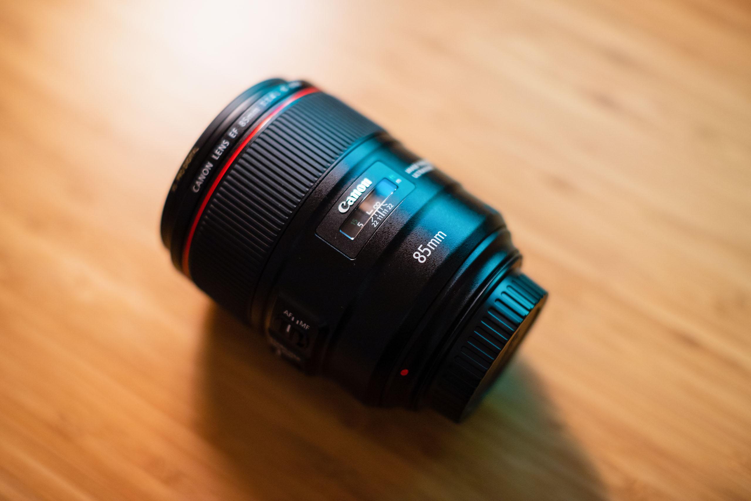 我有一个富士35f2的定焦头还想再入手一枚镜头有什么推荐吗