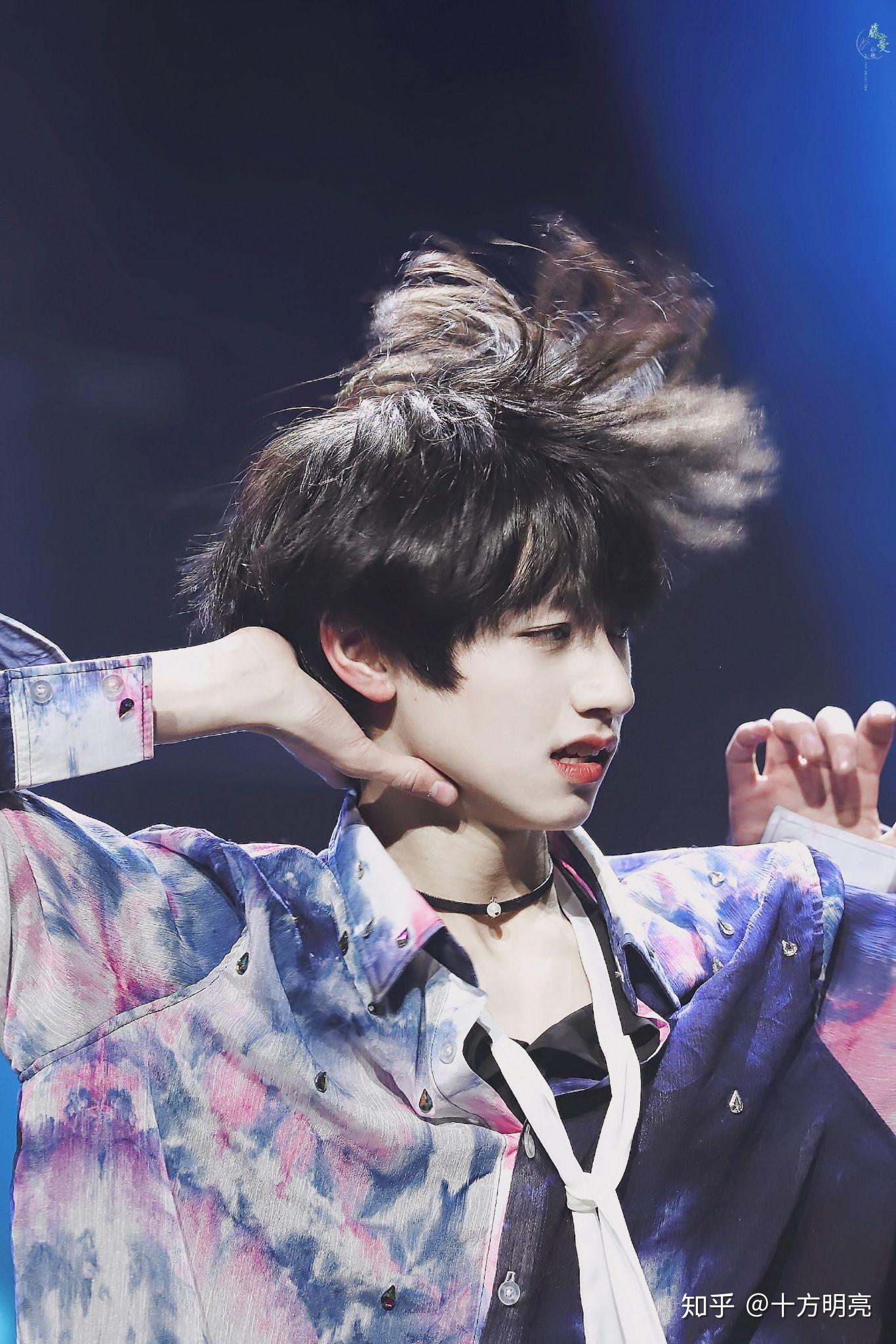 看了朱志鑫的troublemaker觉得他怎么样