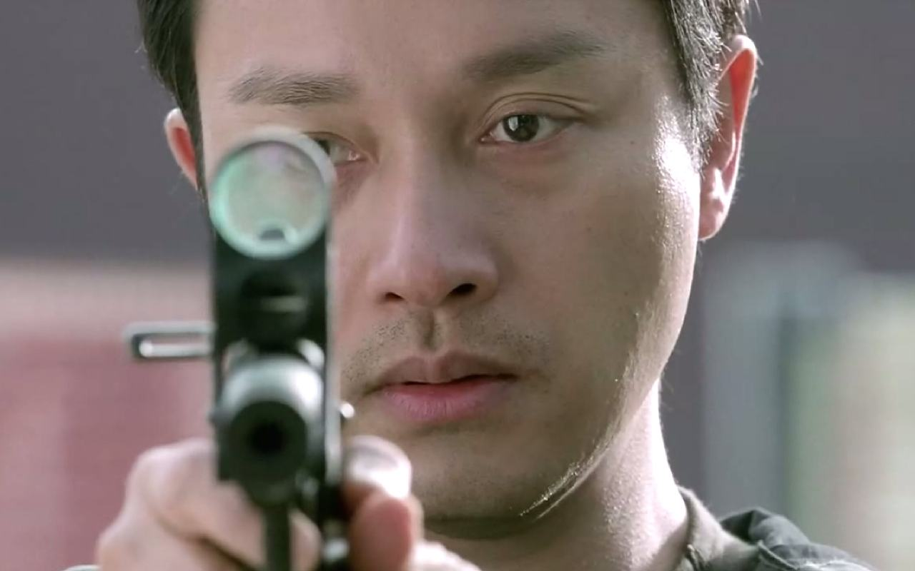 你们觉得有胡子的张国荣好看还是没胡子的