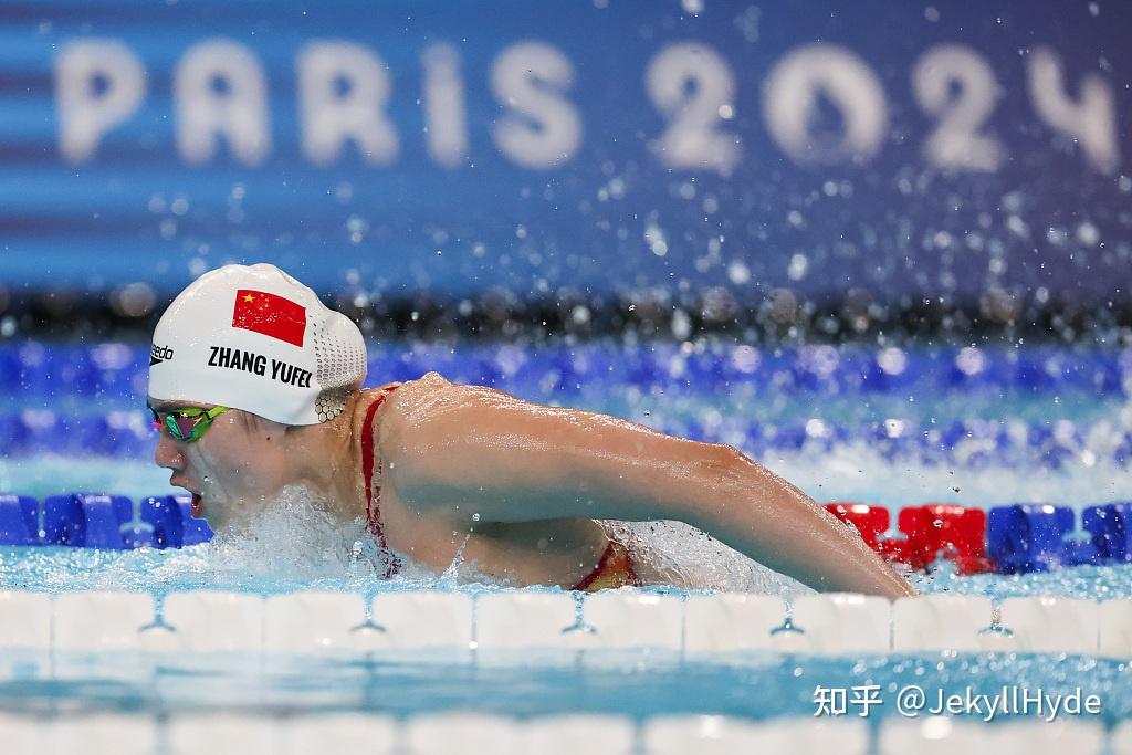 巴黎奥运会女子 200 米蝶泳决赛，张雨霏带病摘铜牌，哭诉右半边身体是麻的，如何评价这场比赛？