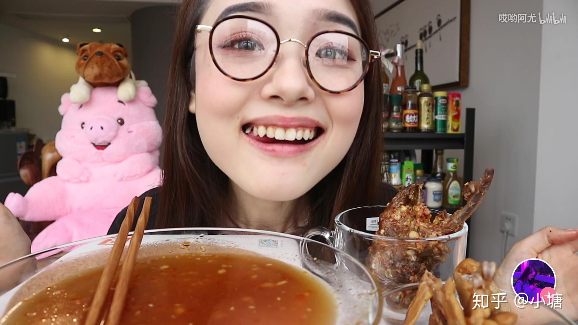 如何评价b站吃播哎哟阿尤?