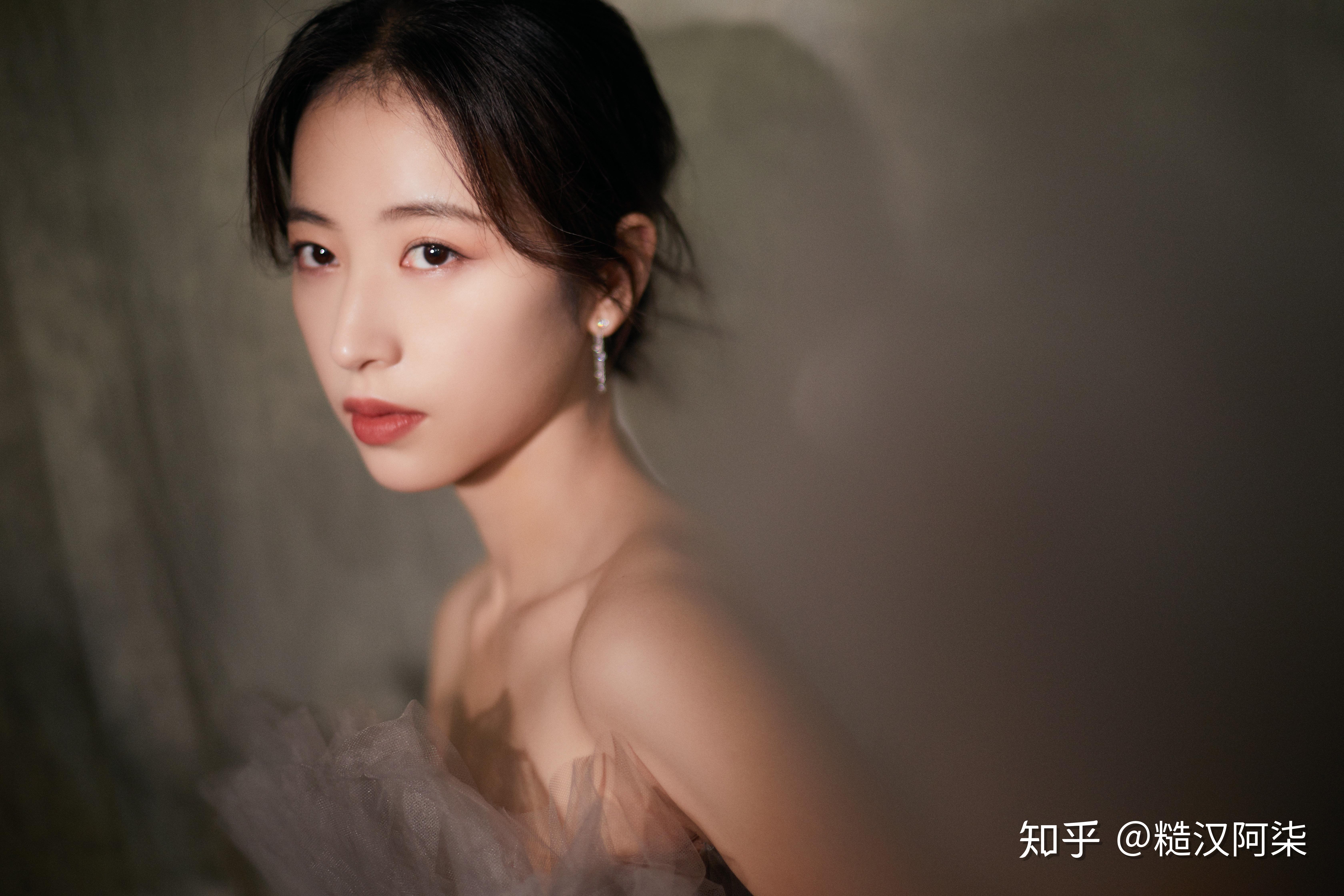 如何评价周雨彤