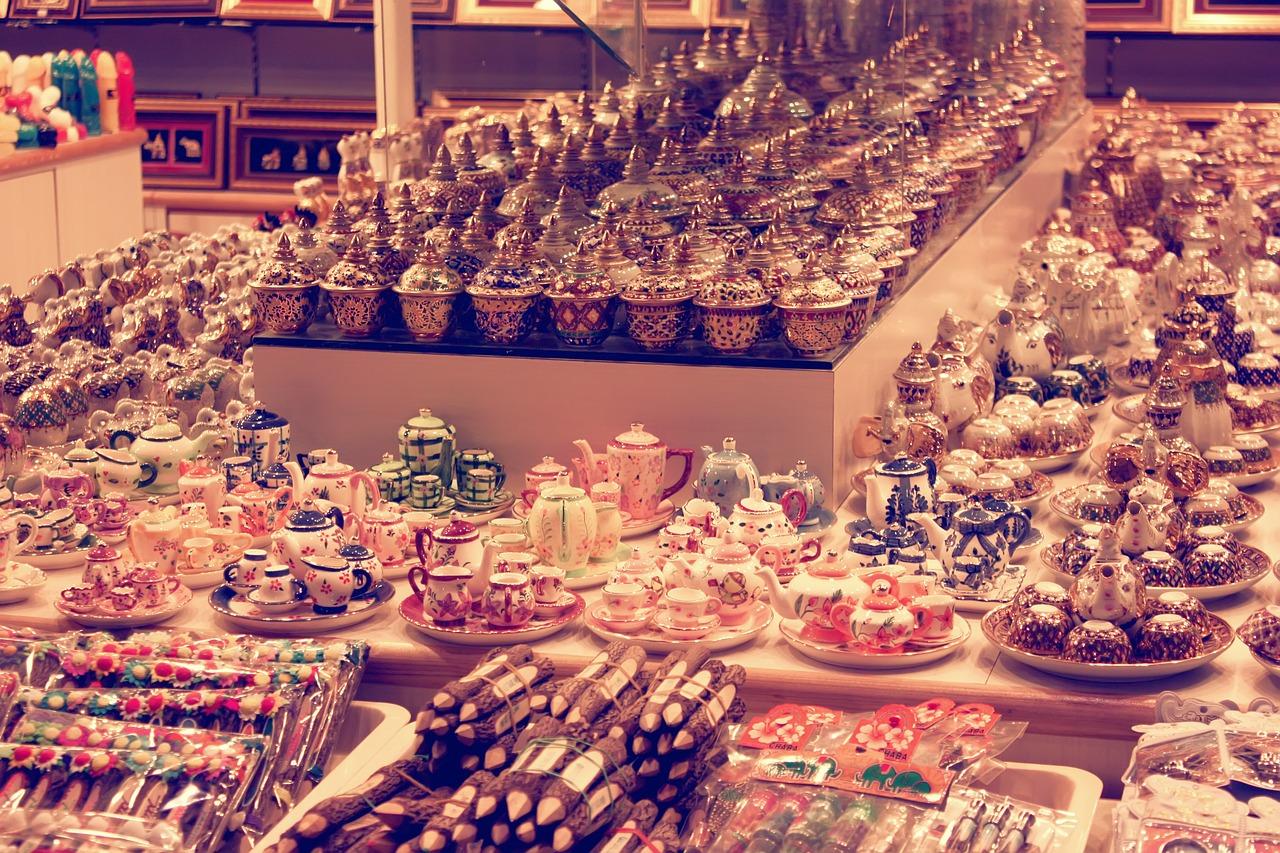 县城开餐具店如何