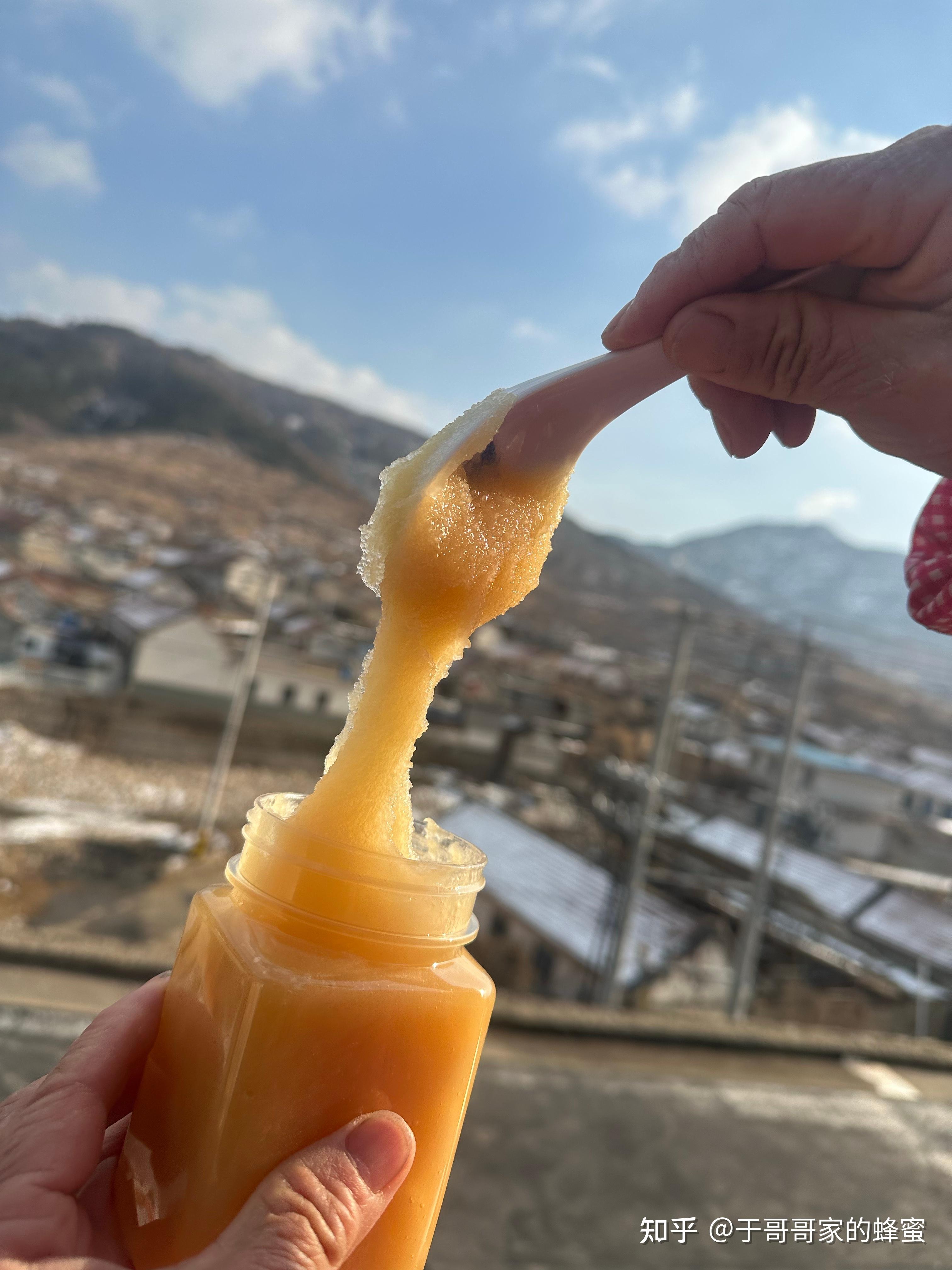 天然蜂蜜能保存多久不变质(天然蜂蜜可以放多长时间)