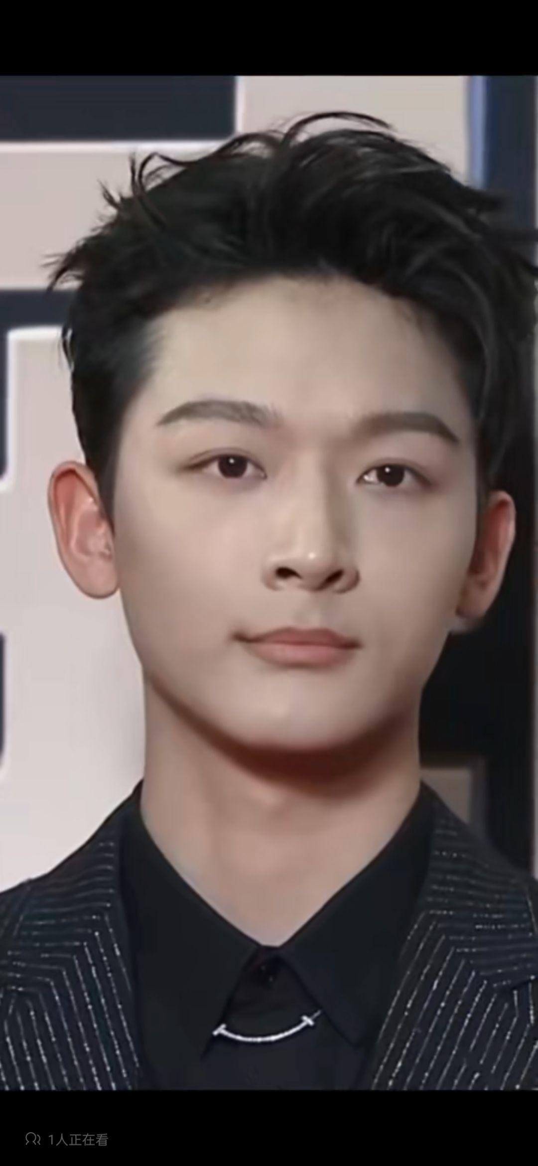 有哪一些别人认为是神颜你却get不到的明星?