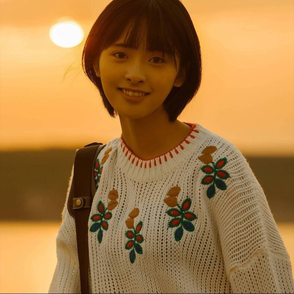 最近认识了网剧致我们单纯的小美好的女主沈月非常喜欢她的颜有安利的