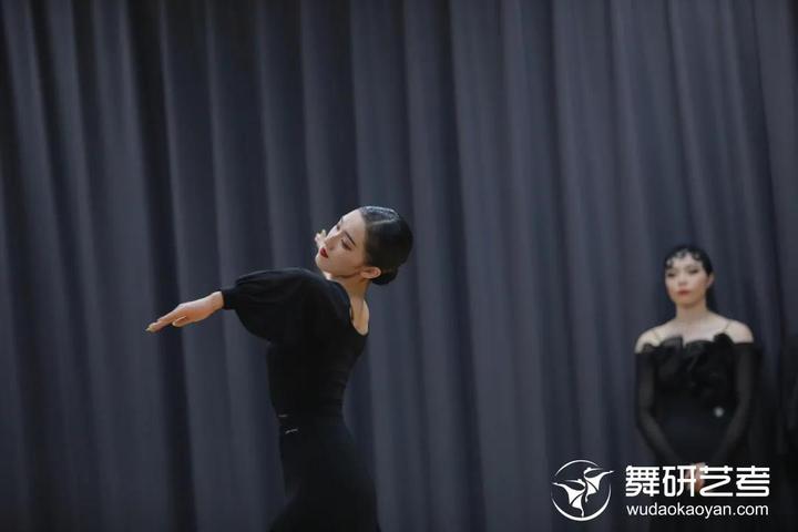 国标舞反身技巧是重点，重点是考点！基本功精髓详细剖析，这篇你一定要看！ - 知乎