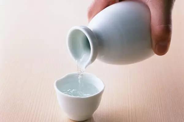教你如何斟酒 - 知乎
