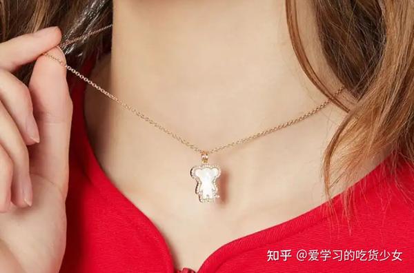 阿玛尼小熊项链