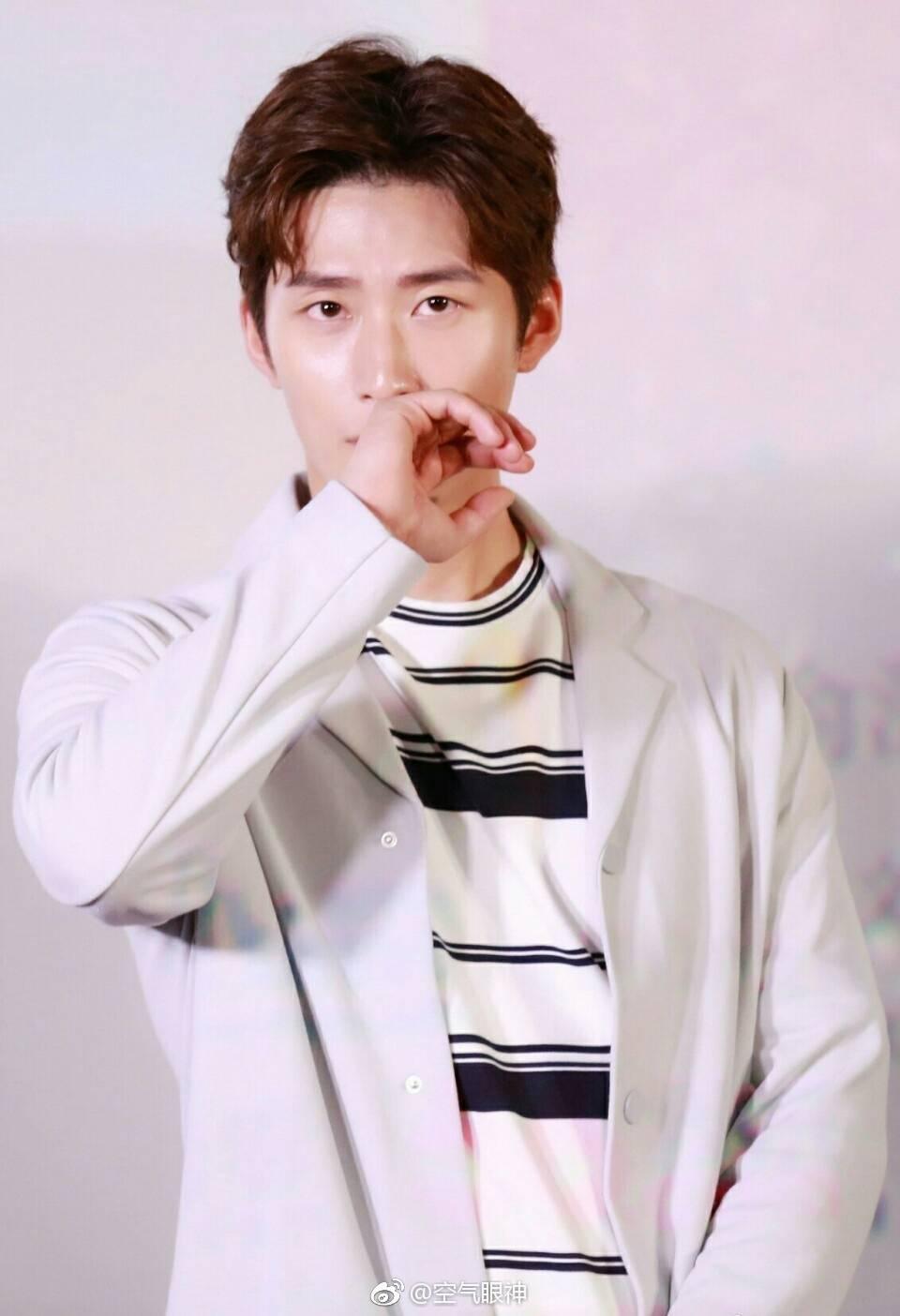 窦骁的美图或搞怪图有哪些?-窦骁帅照