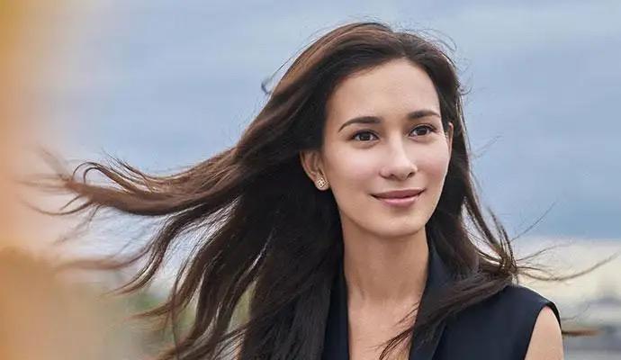 战狼2中的女主角卢靖姗怎么样