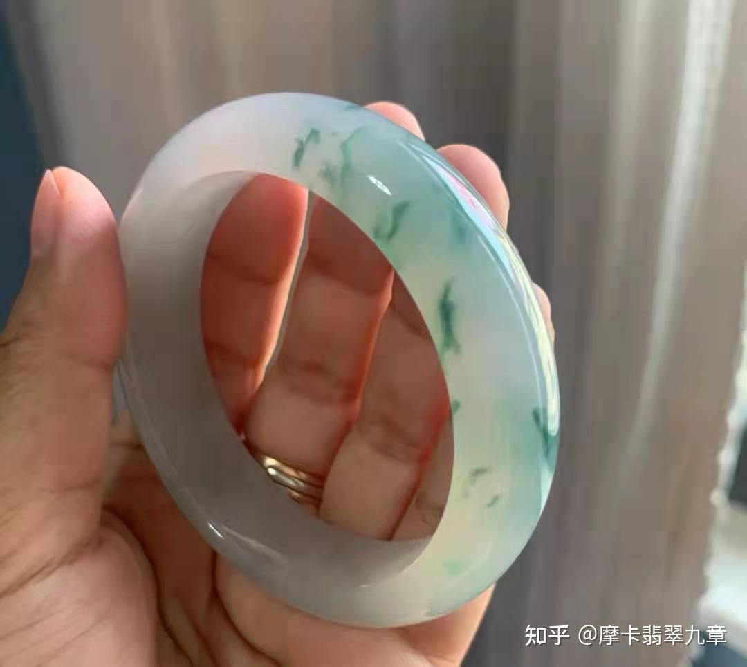 高糯化,牛奶底的翡翠手镯多少钱? - 知乎