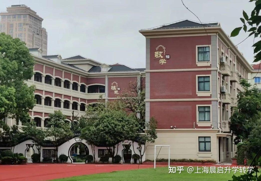 上海一职院老师被曝对南京大屠杀发表不当言论,学校通报「给予其开除