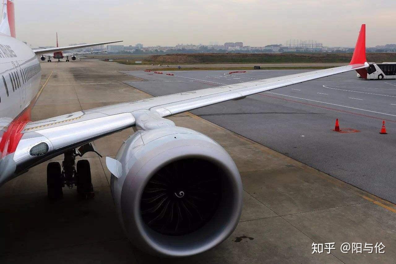 涡扇发动机外涵道整流罩为何上下不对称?