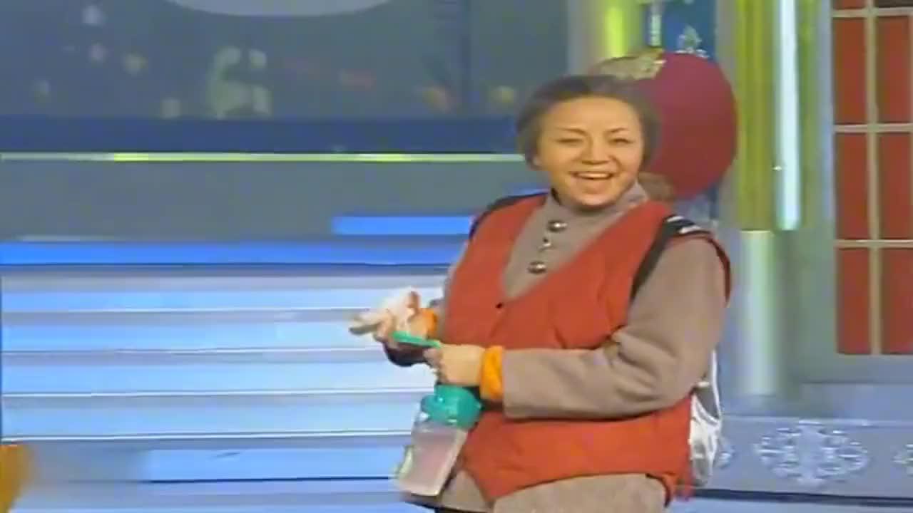 赵本山宋丹丹经典小品钟点工宋丹丹把大象装冰箱分几步