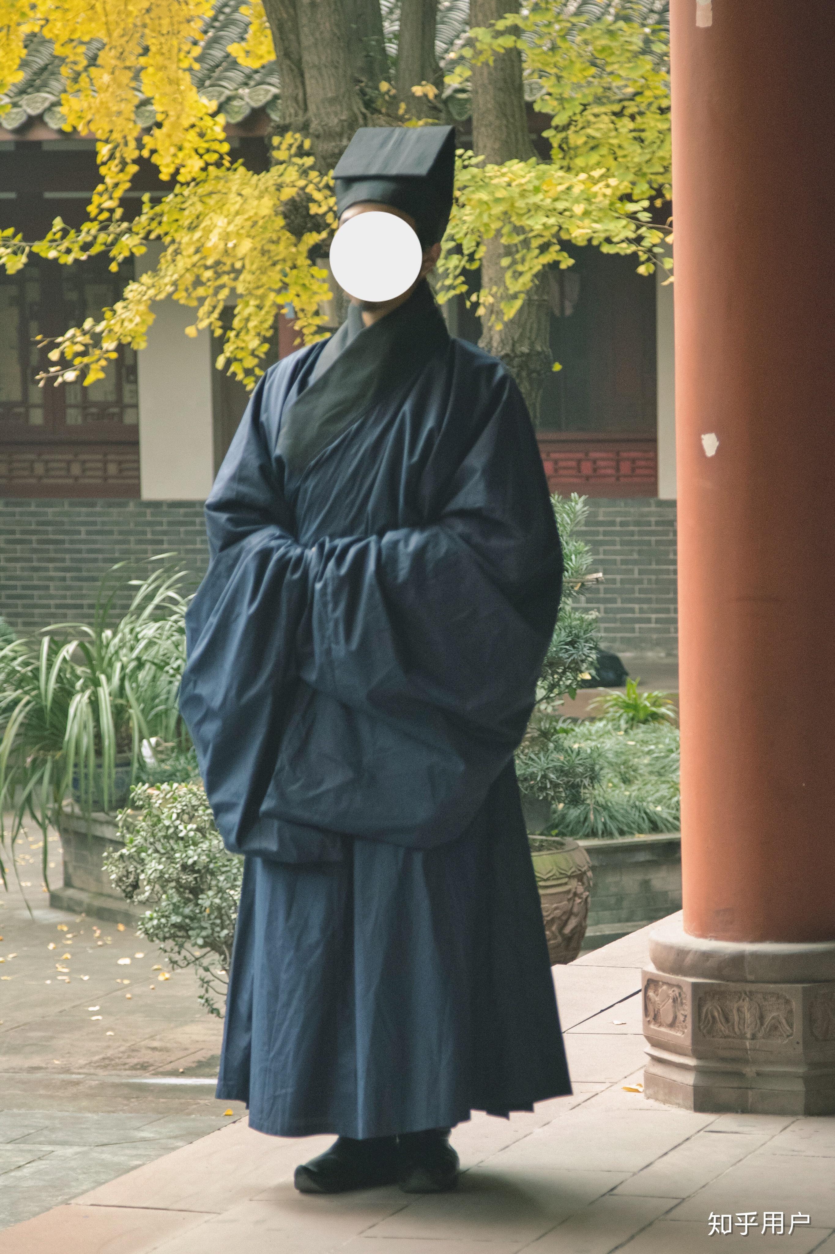 现代道士的道服是怎么样的