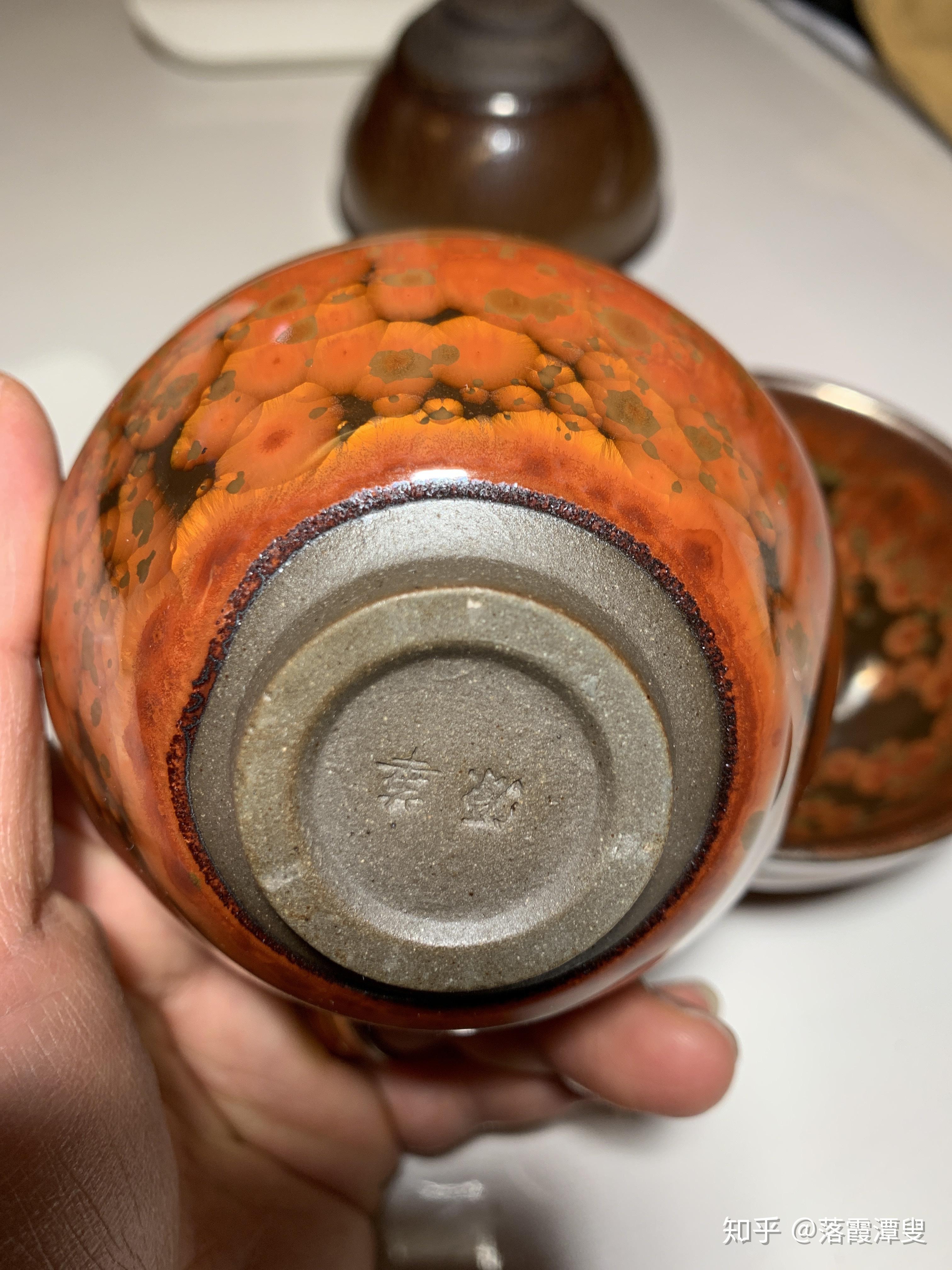建盏火凤凰特别鲜红,是草木灰和原矿釉烧制吗? - 知乎