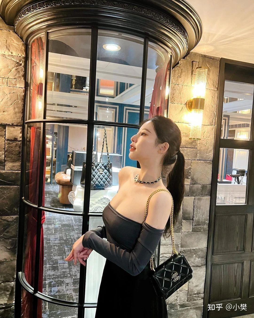 大家都是怎么看待那些穿着很暴露的女生的? - 知乎