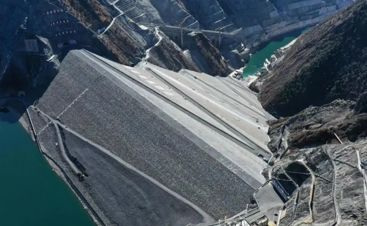碾压式土石坝和浆砌石坝工程