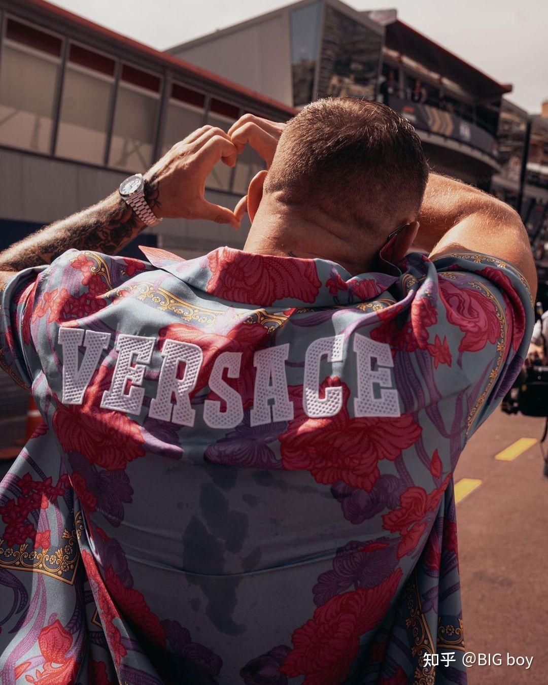 大家有嘴炮康纳的壁纸吗? - 知乎