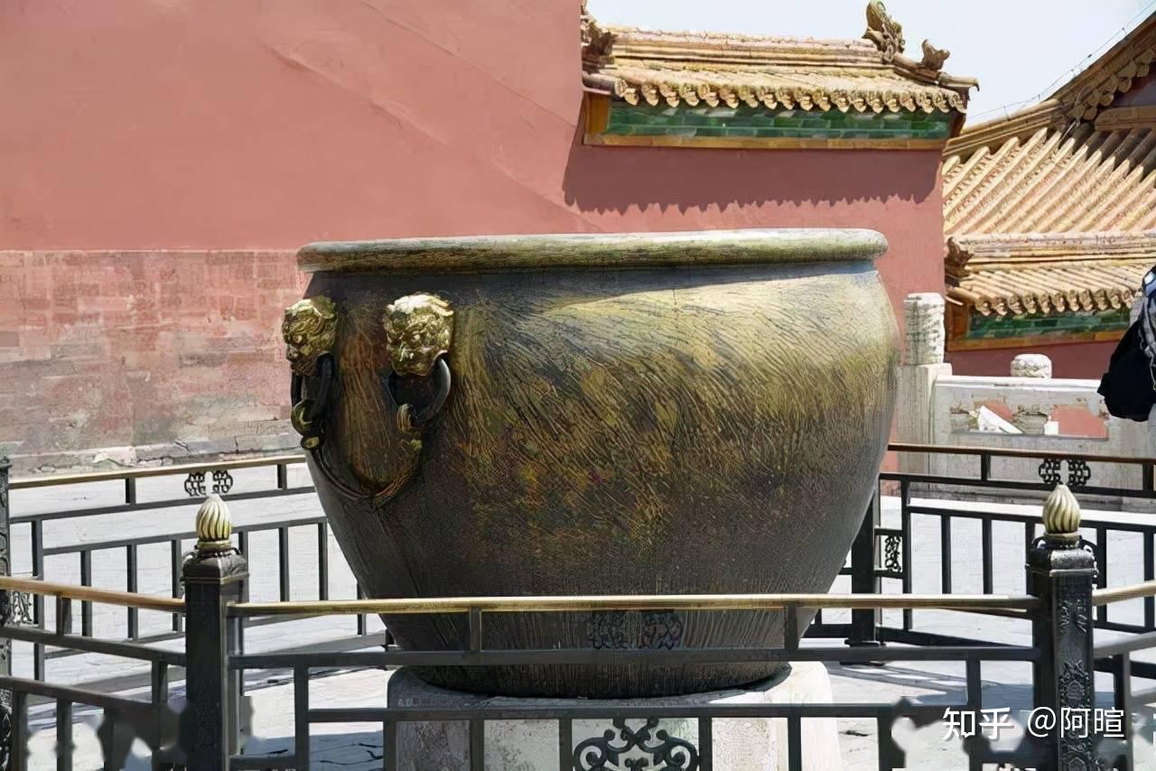 故宫大殿前为何总摆着几口大缸？古人的智慧你想象不到- 知乎