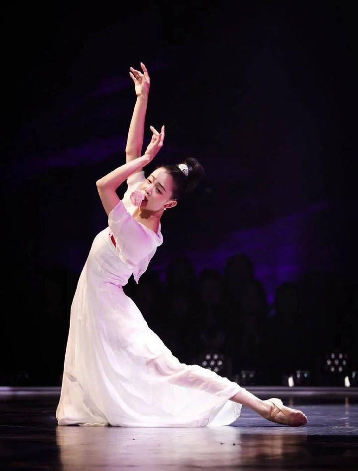 梦回桃李杯九零和零零一代学舞之路的女神华宵一