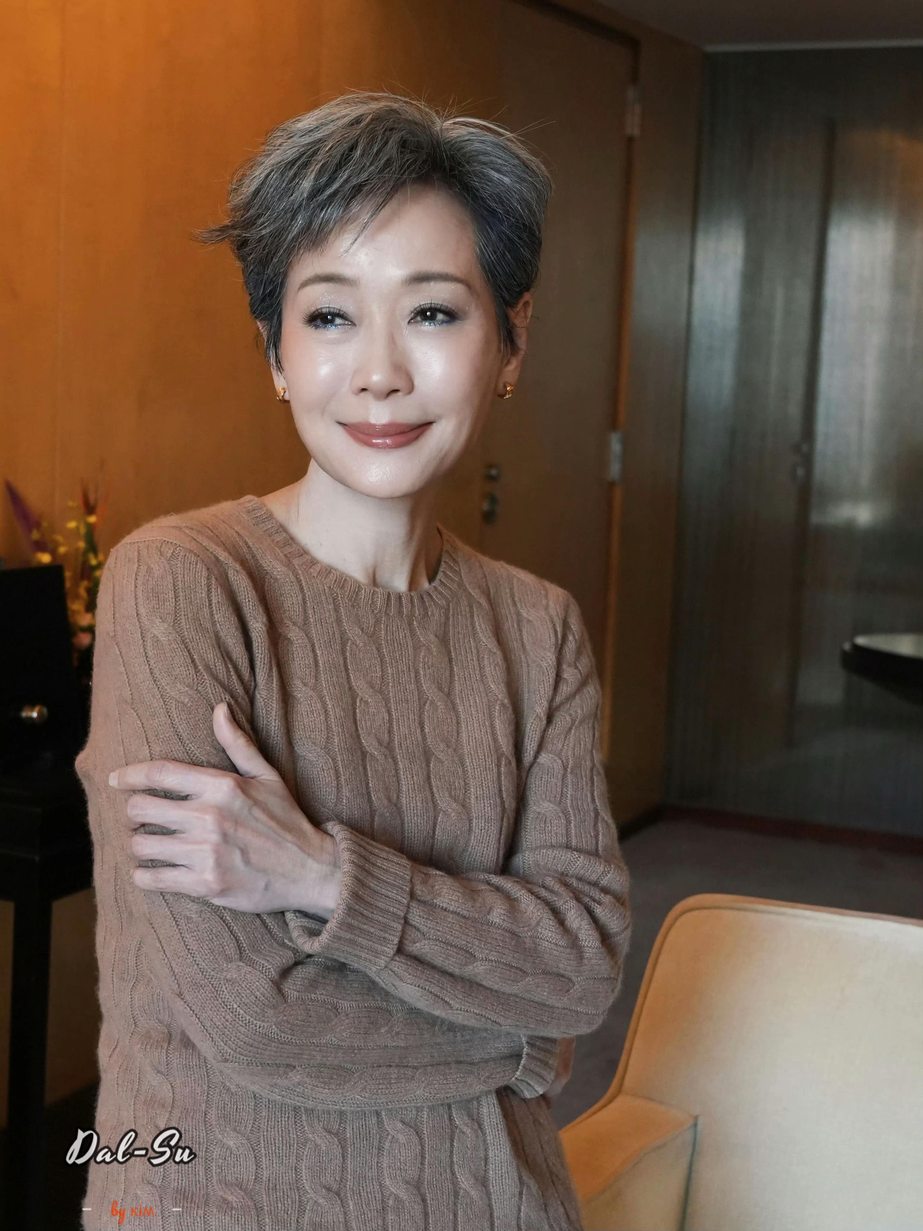 叶童：从金像影后到“浪姐”舞台，61岁再启人生新篇 - 知乎