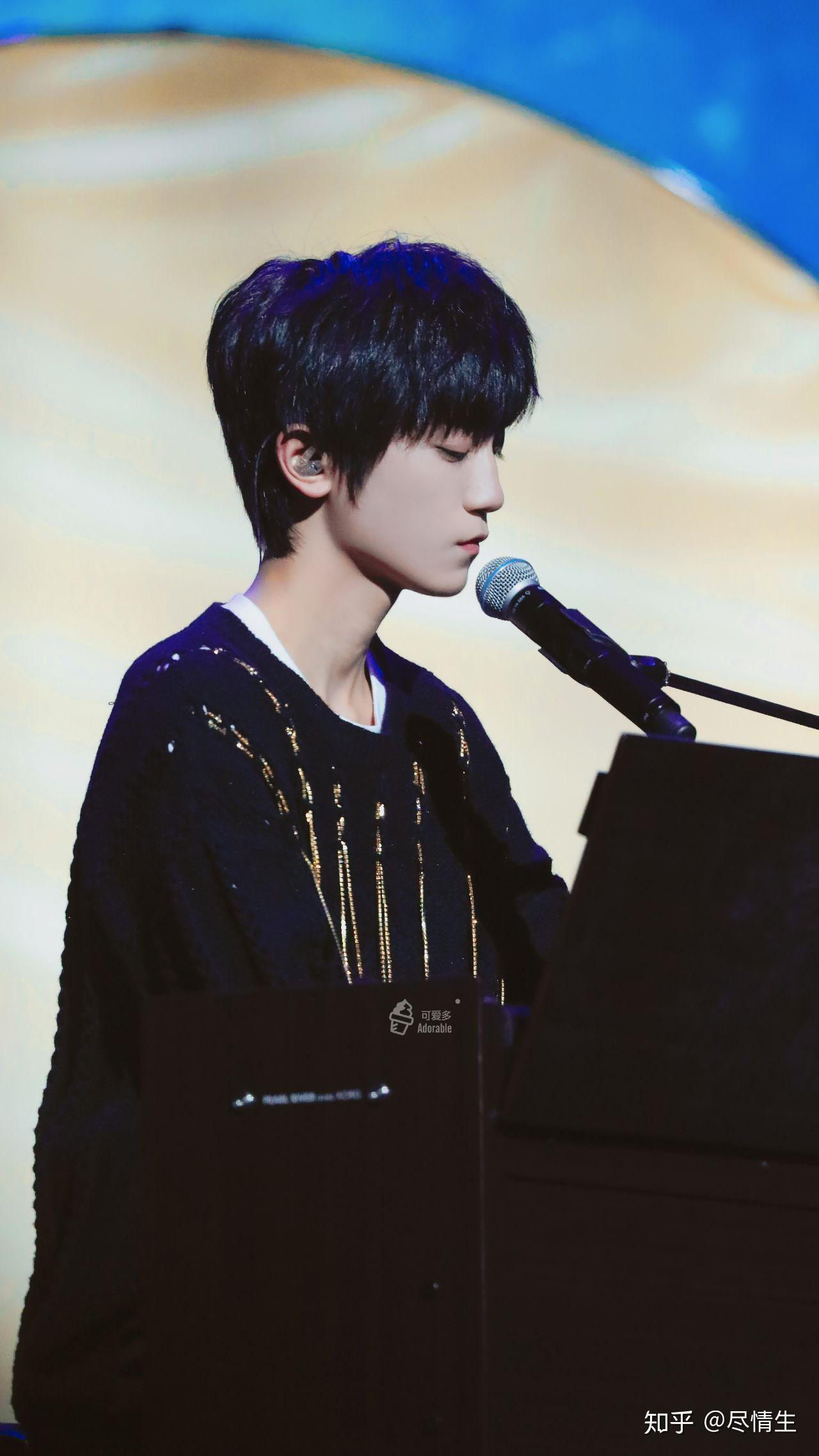 请问该如何评价李天泽在2019tf家族音乐会的表现呢