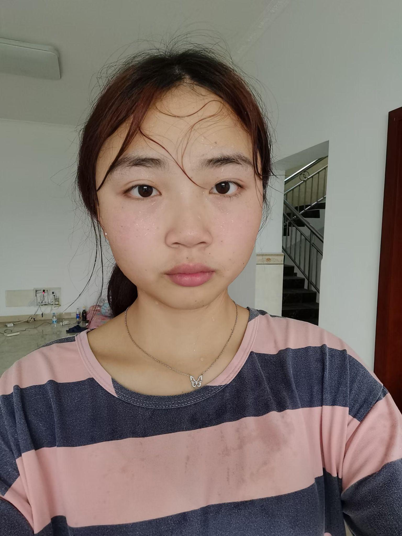 20岁的我,总是被别人说长的像初中生怎么办?多少有点自卑.