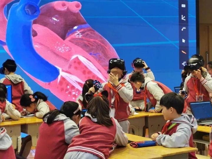 虚拟现实更能引发学生共情?——基于 19 项随机对照实验的元分析 - 知乎