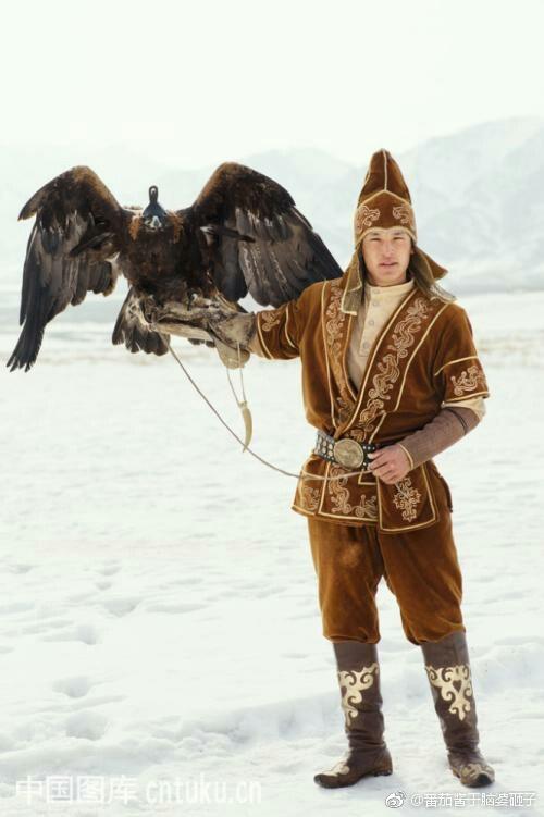 哈萨克族服饰求图片