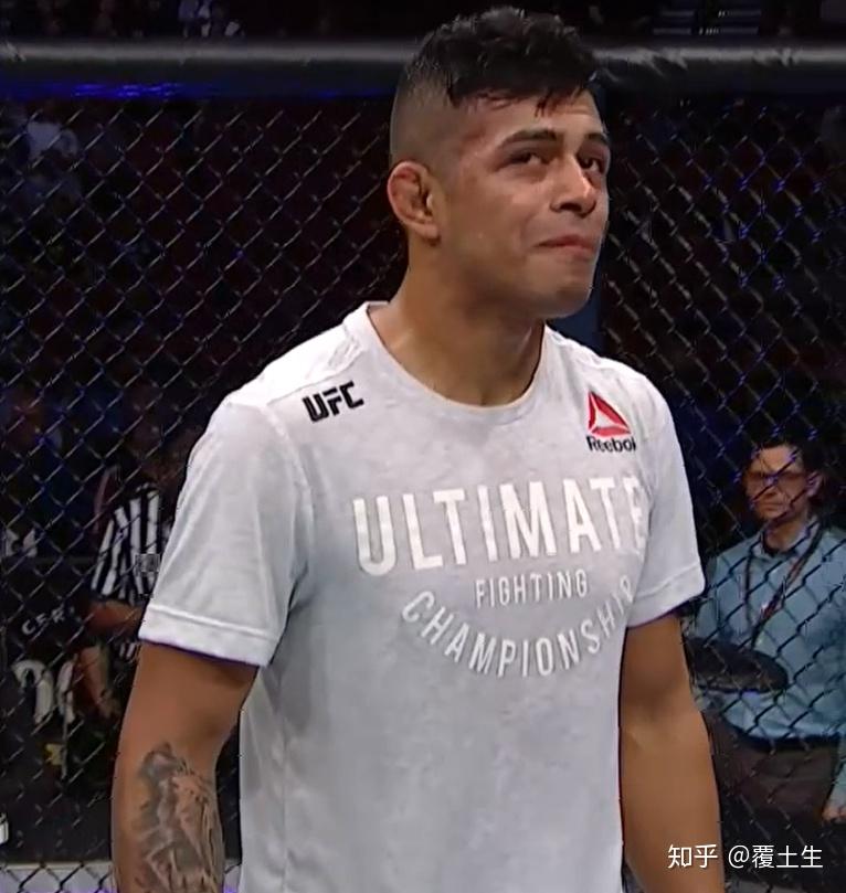 如何评价ufc247乔恩琼斯对阵雷耶斯整场表现以及最终判定结果