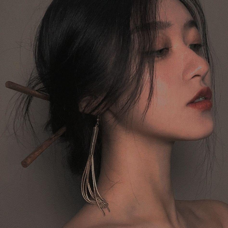 有没有这种冷系风格的头像的头像? - 知乎