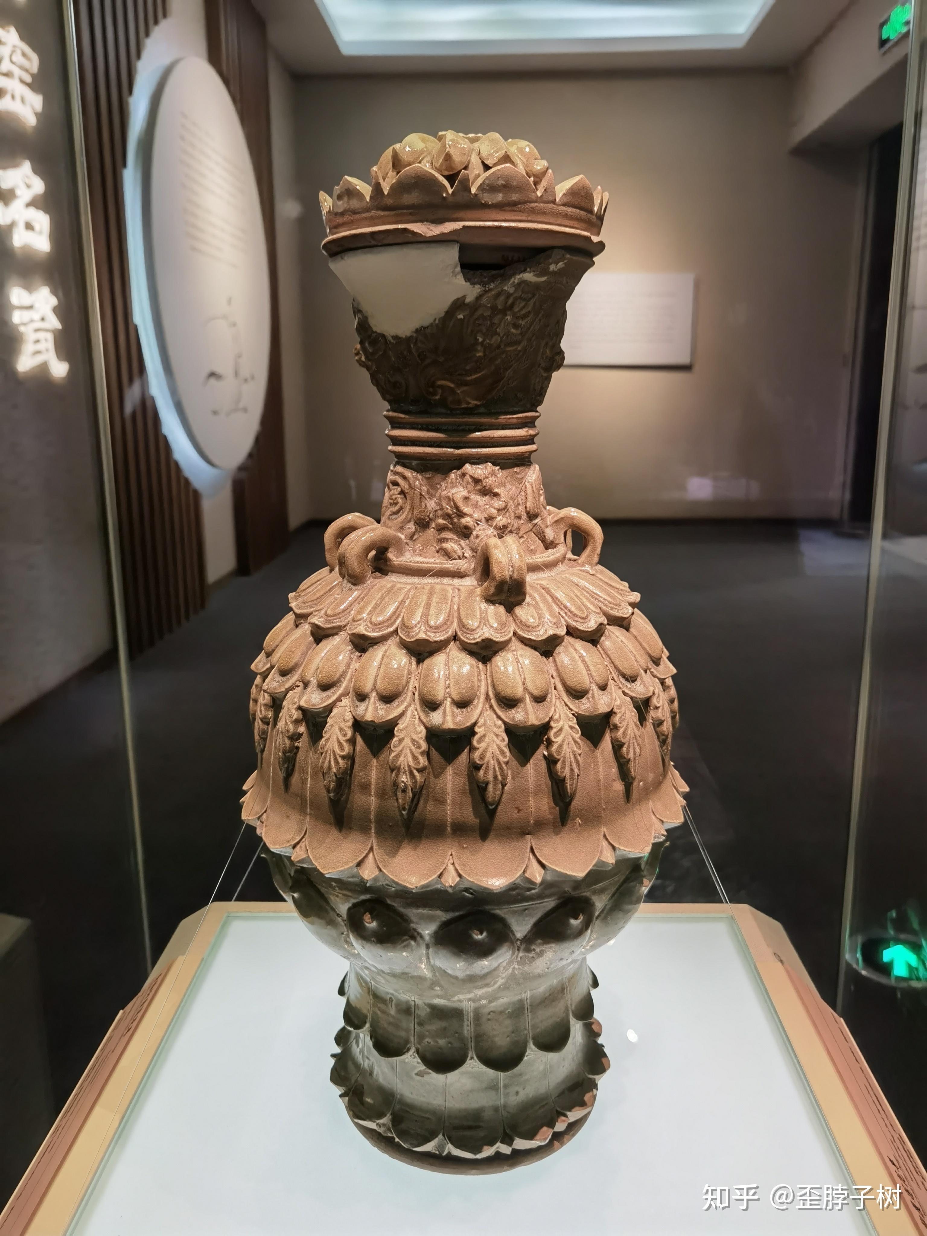 青瓷莲花尊在哪个朝代较为流行