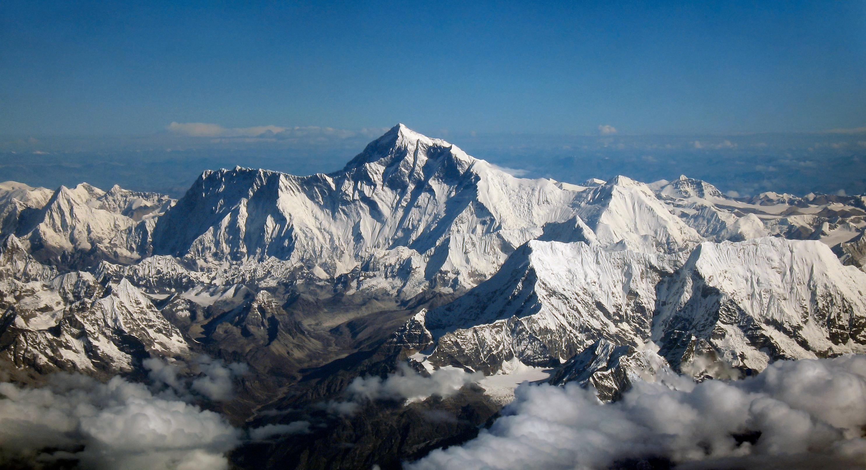 珠穆朗玛峰峰顶实拍图片