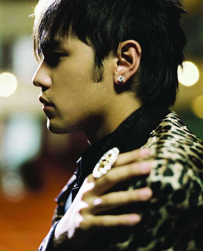 大家有没有周杰伦早期留狼尾的照片