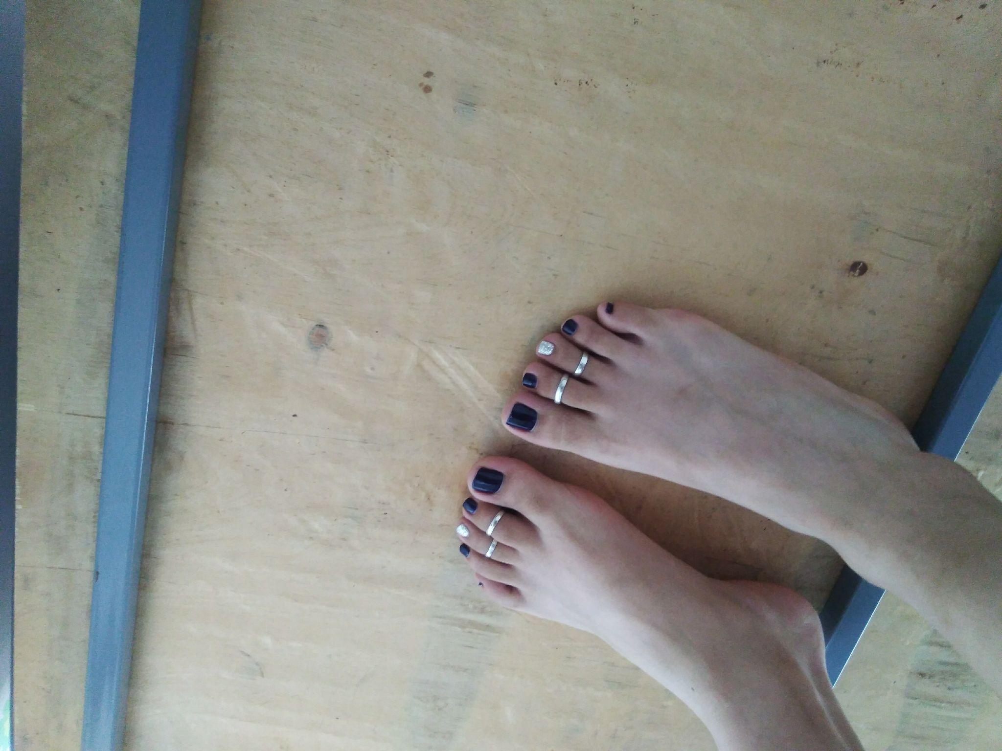 女生光脚穿单鞋或高跟鞋脚不臭吗是怎么克服光脚不臭这个难题的